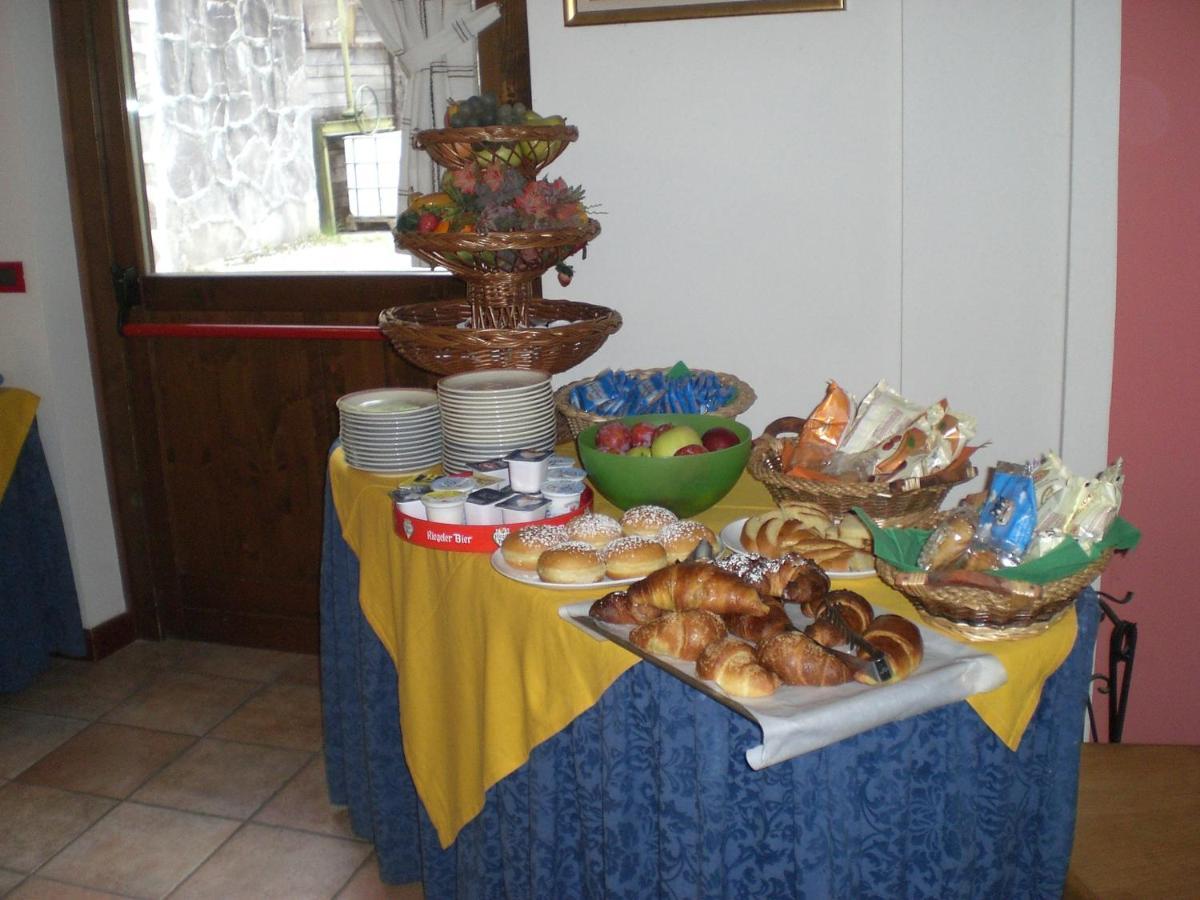 Hotel Genzianella Presenaio Extérieur photo